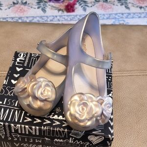 Mini Melissa Kids' Silver Floral Dress Shoes